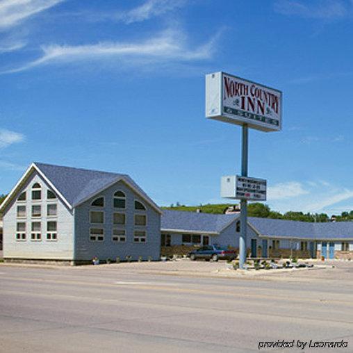 North Country Inn & Suites Mandan Bagian luar foto
