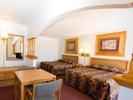 North Country Inn & Suites Mandan Bagian luar foto