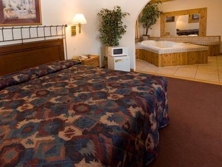 North Country Inn & Suites Mandan Bagian luar foto