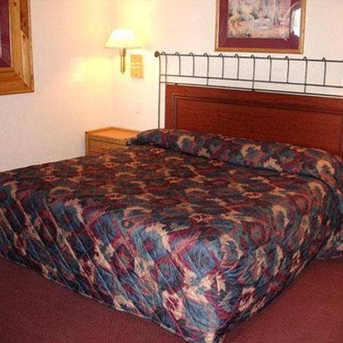 North Country Inn & Suites Mandan Bagian luar foto
